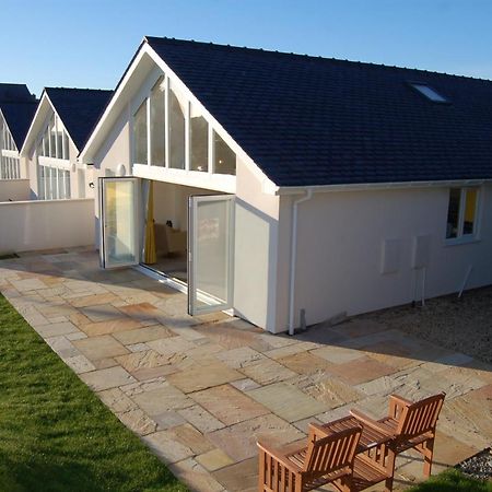 Beautiful, Modern Villa 5 Mins Walk From The Stunning Bay At Trearddur Holyhead Exteriör bild