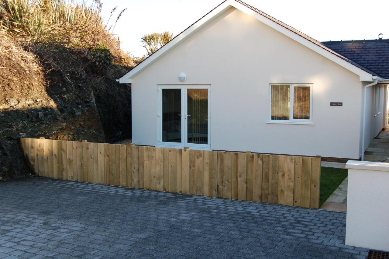 Beautiful, Modern Villa 5 Mins Walk From The Stunning Bay At Trearddur Holyhead Exteriör bild