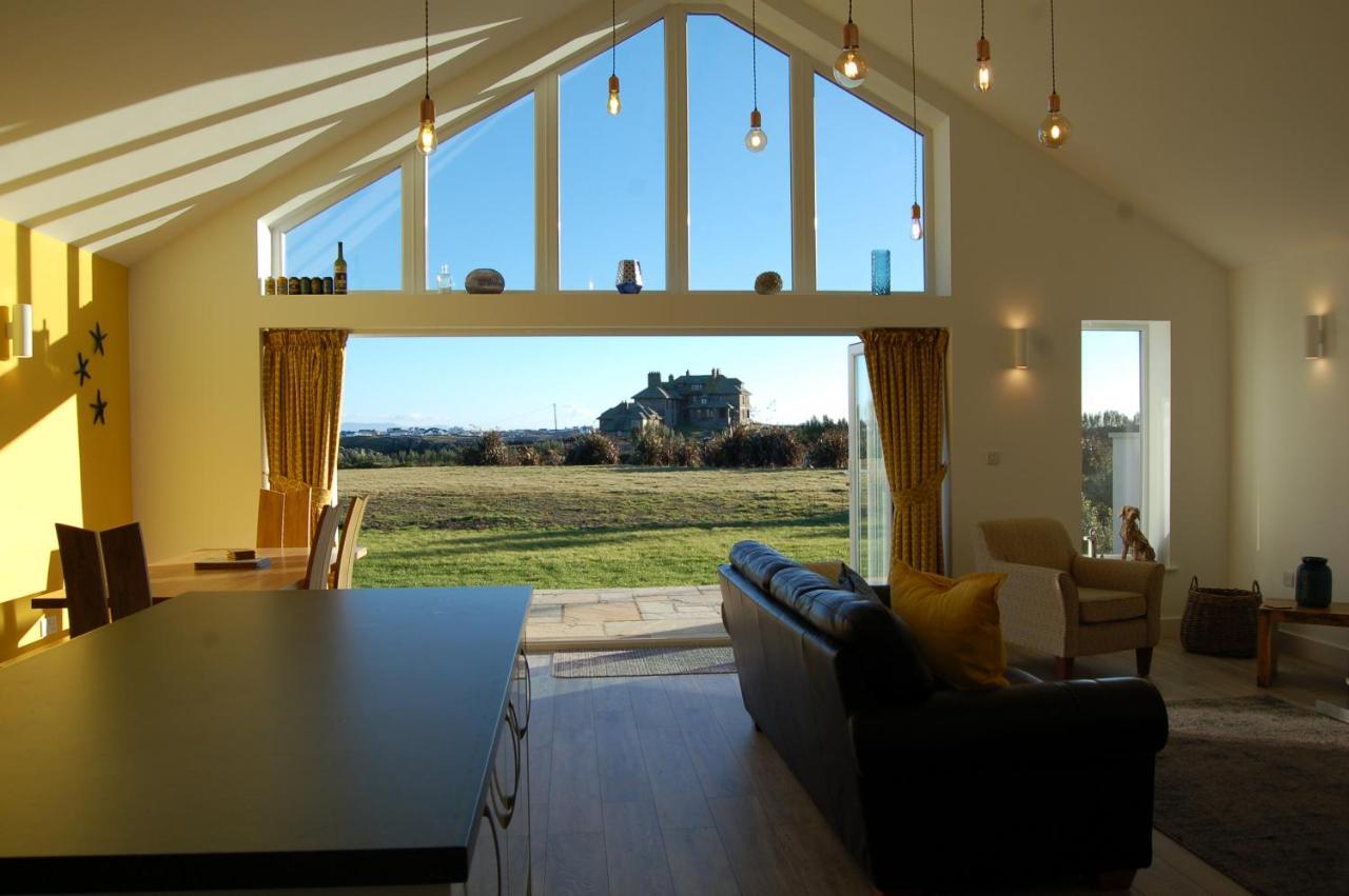 Beautiful, Modern Villa 5 Mins Walk From The Stunning Bay At Trearddur Holyhead Exteriör bild